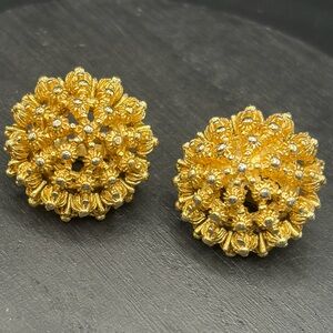 VINTAGE CORO CLIP ON EARRINGS GOLD TONE